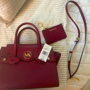 Michael Kors Carmen Medium Flap Satchel
Crossbody Mulberry Leather